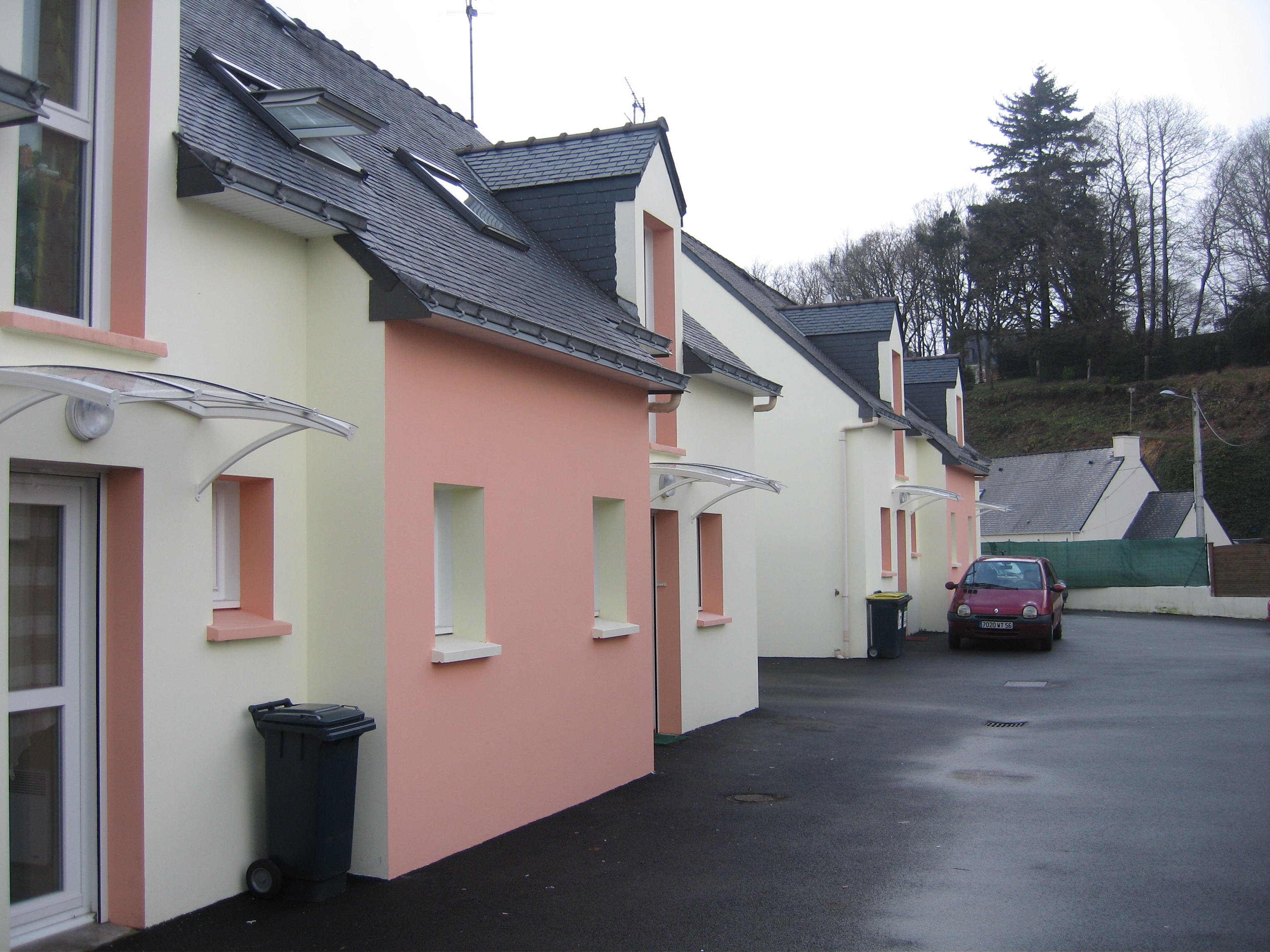 Decoferm assure la vente et l’installation de portes d'entrée et de marquises dans le Morbihan et Finistère