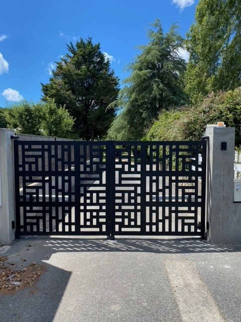 Decoferm, portail alu ajouré Ploemeur dans le Morbihan