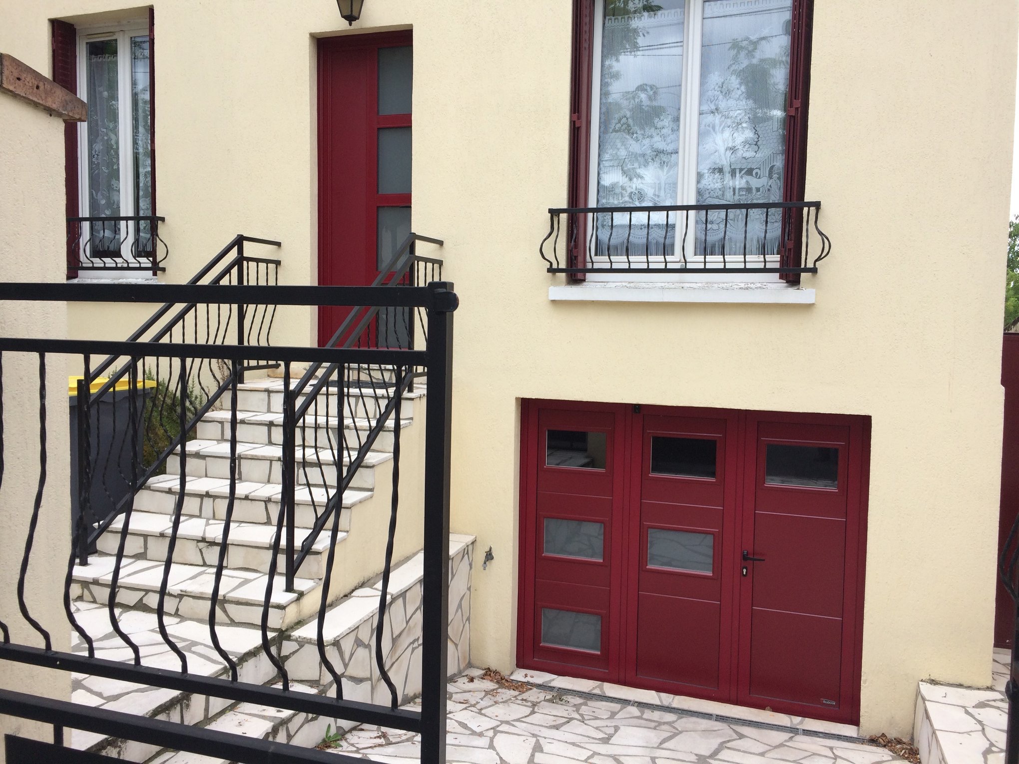 Decoferm, porte de garage sectionnelle dans le Morbihan