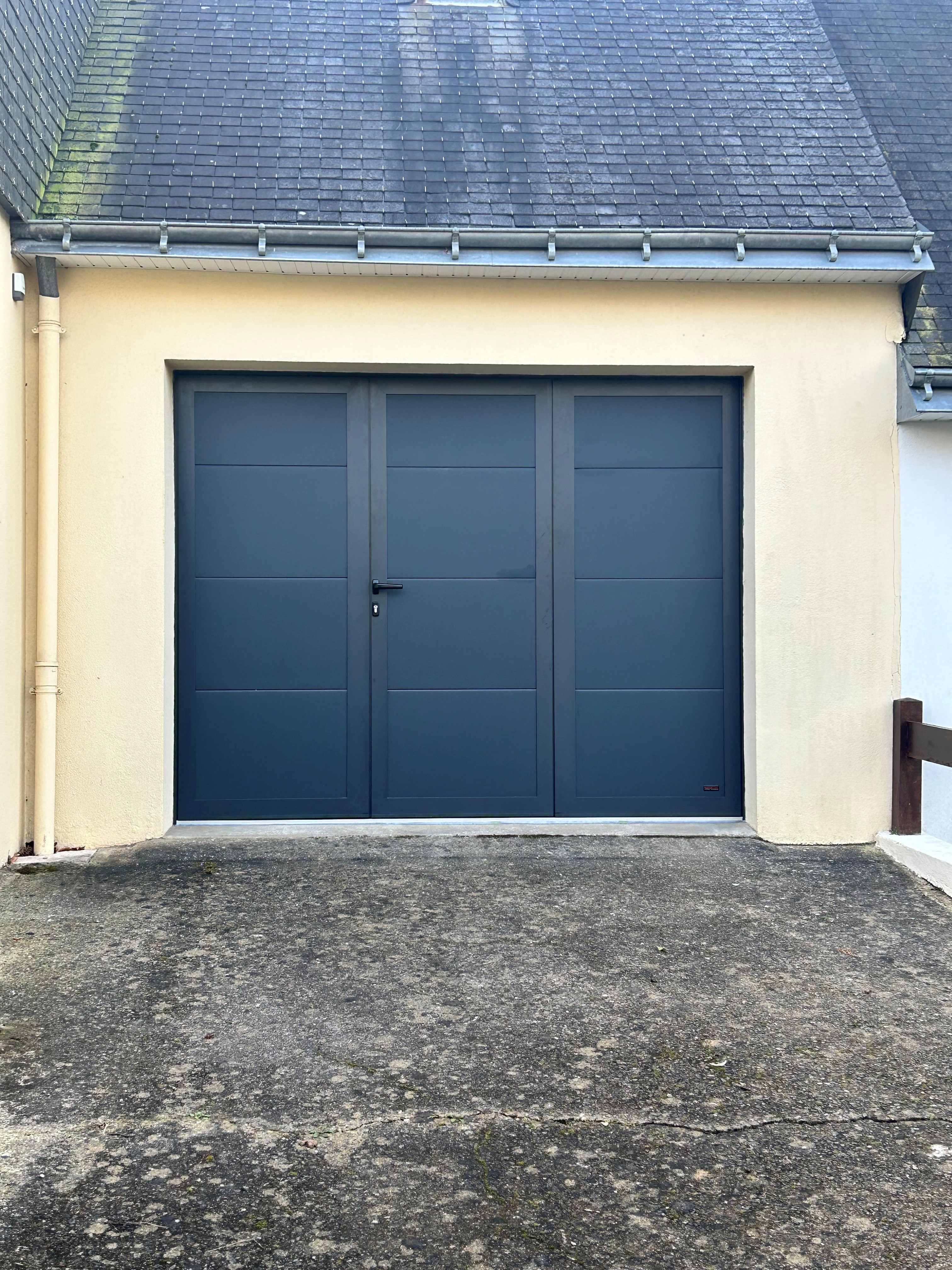 Decoferm, porte de garage ouvrants à la française à Ploemeur, Morbihan