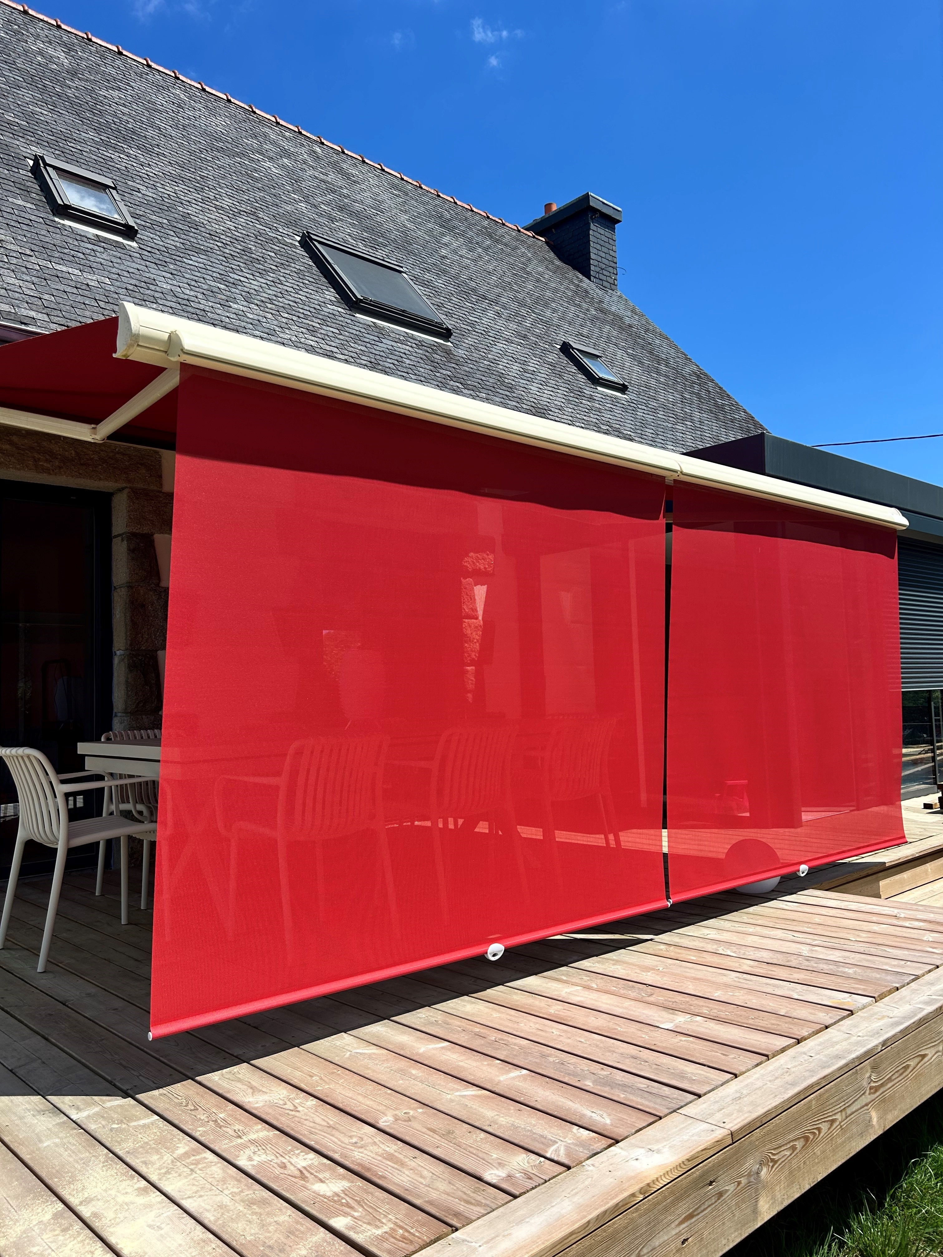 Store rouge avec lambrequin rouge Quimperlé Lorient Ploemeur
